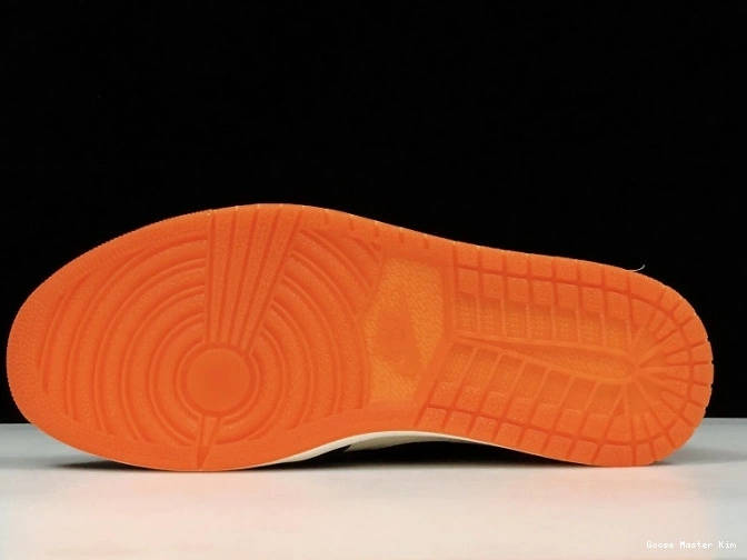 Jordan Shattered Satin Retro AV3725-010 Womens Air 1 Backboard 0810